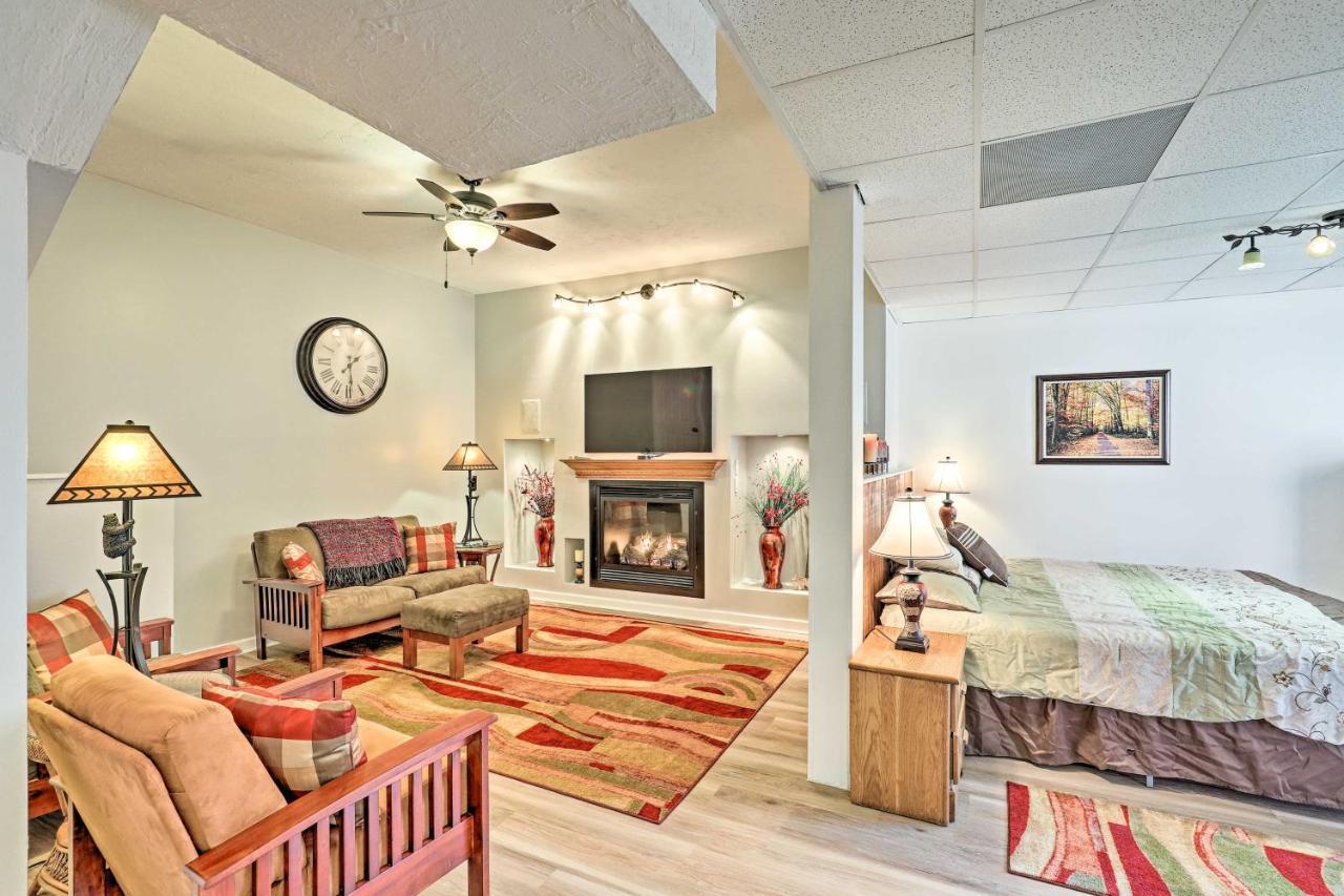 Asheville Mountain Getaway With Patio And Koi Pond! Bagian luar foto