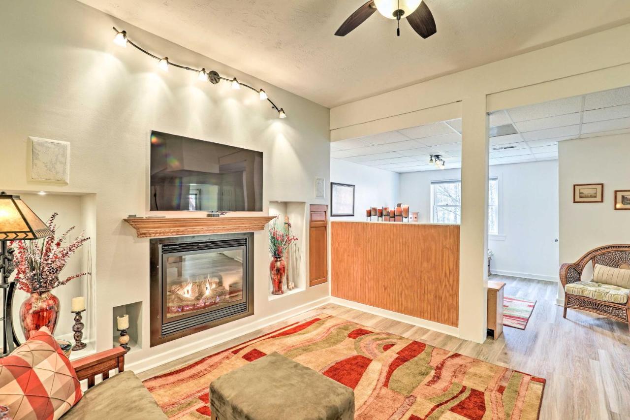 Asheville Mountain Getaway With Patio And Koi Pond! Bagian luar foto