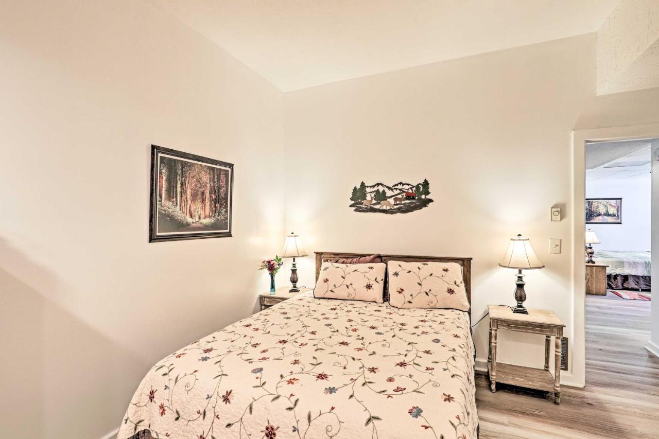 Asheville Mountain Getaway With Patio And Koi Pond! Bagian luar foto